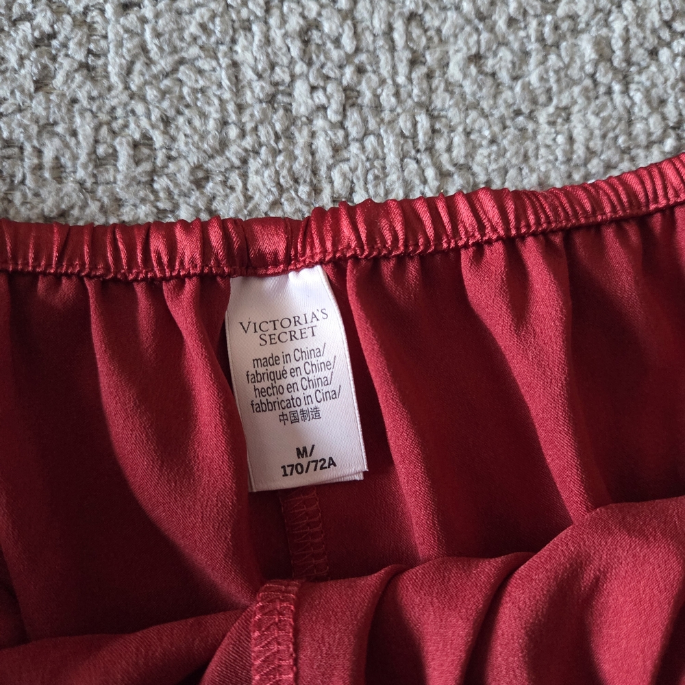 Elegant Victoria’s Secret Red Satin Lace Lingerie Set M | Babydoll & Shorts - Picture 8 of 10